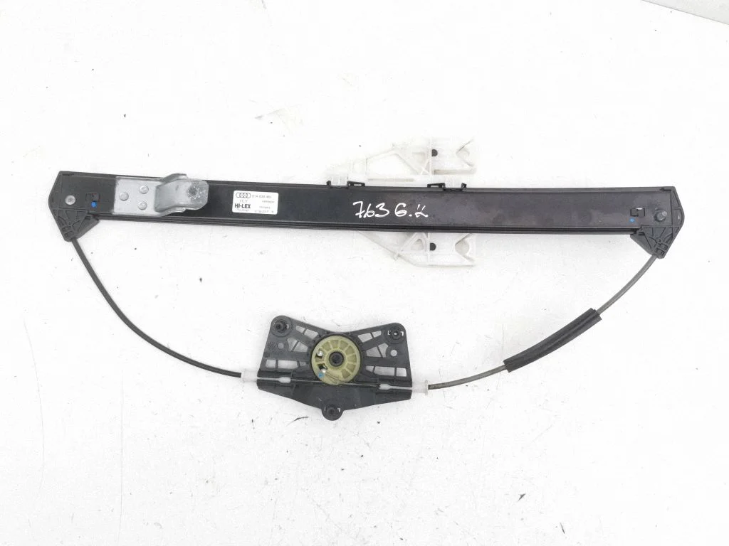 Rear window lifting mechanism without motor 81A839461