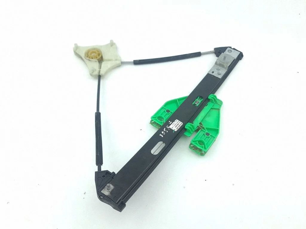 Rear window lifting mechanism without motor 5FA839461
