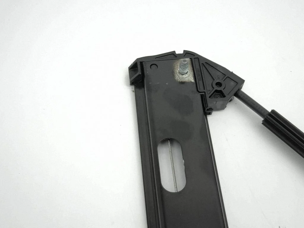 Rear window lifting mechanism without motor 6F0839461D