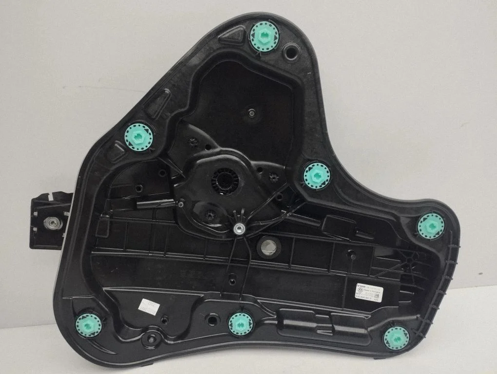 Rear window lifting mechanism without motor 5H0839401F