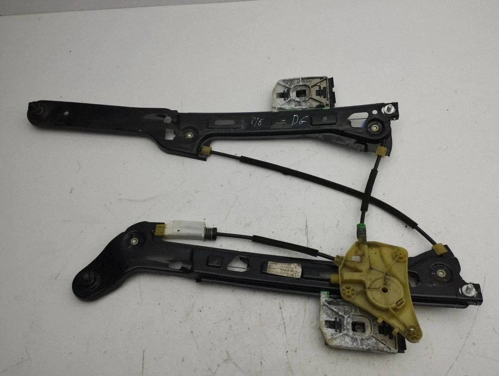 Rear window lifting mechanism without motor 4G8839