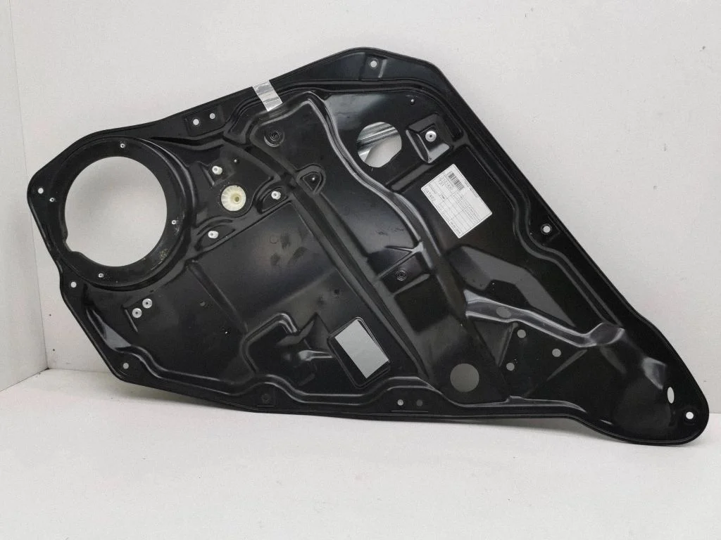 Rear window lifting mechanism without motor A1647600434