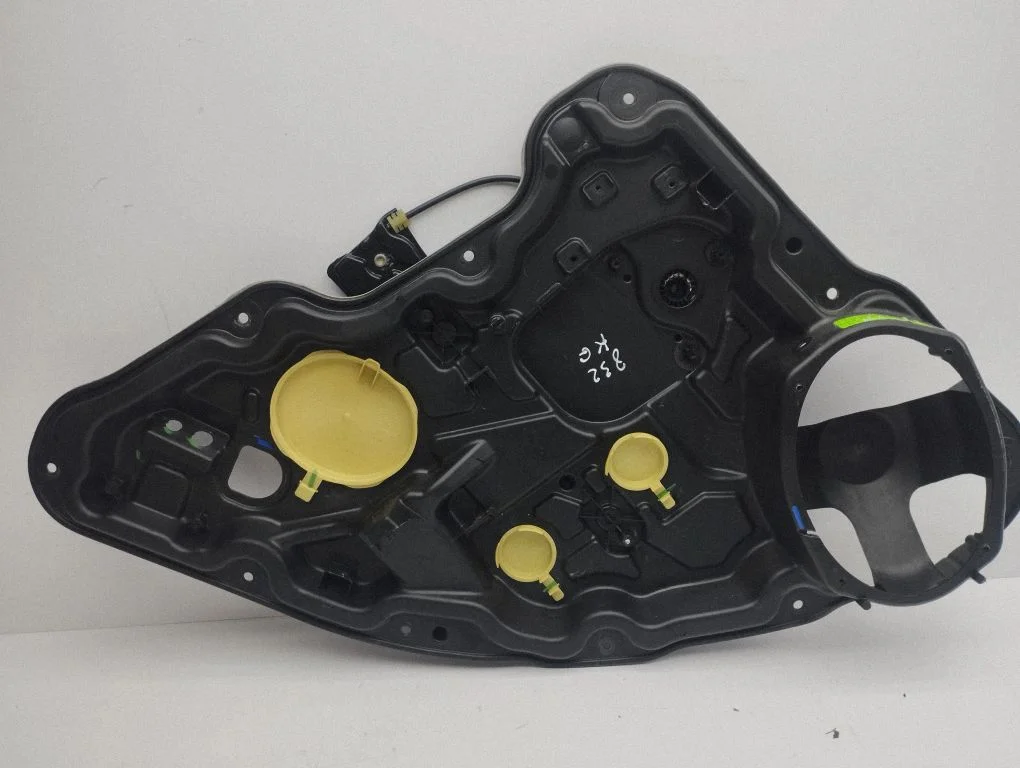 Rear window lifting mechanism without motor 20144283530