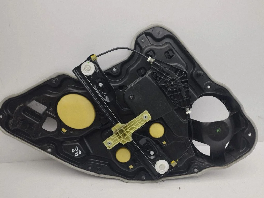 Rear window lifting mechanism without motor 20144283530