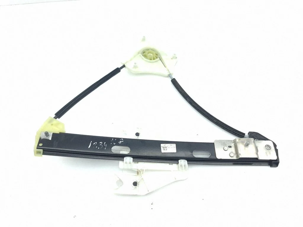 Tagaukse aknatõstuk ilma mootorita – Audi A1 (2018-)