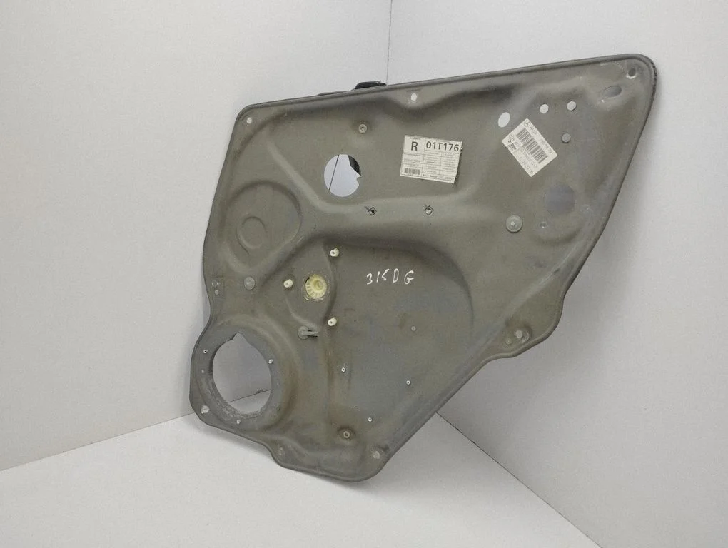 Aizmugurējā el. loga pacēlāja mehānisms bez motoriņa A1697301679