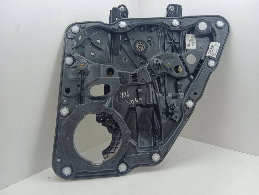Rear window lifting mechanism without motor 7P5839462A