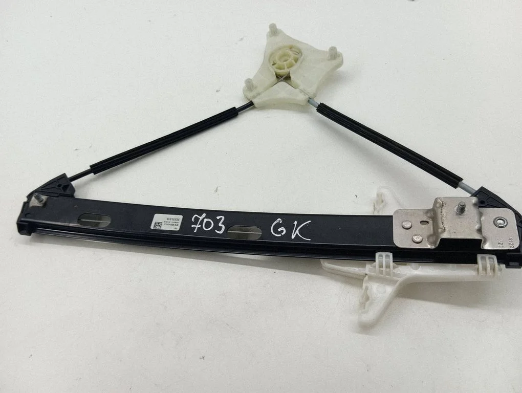 Rear window lifting mechanism without motor 6F0839461C