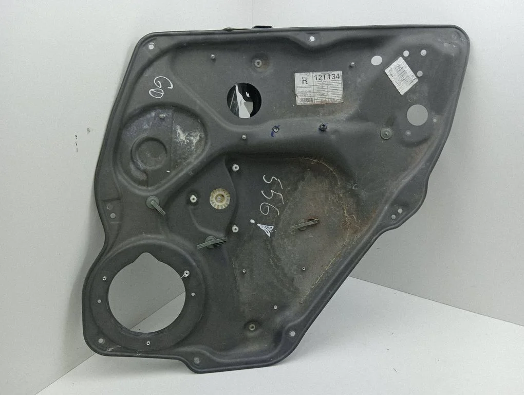 Rear window lifting mechanism without motor 996102103