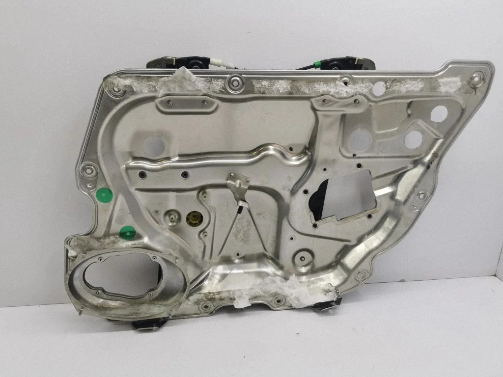 Aizmugurējā el. loga pacēlāja mehānisms bez motoriņa 3W5839342C