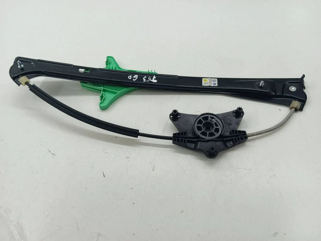 Rear window lifting mechanism without motor 5NA839462C