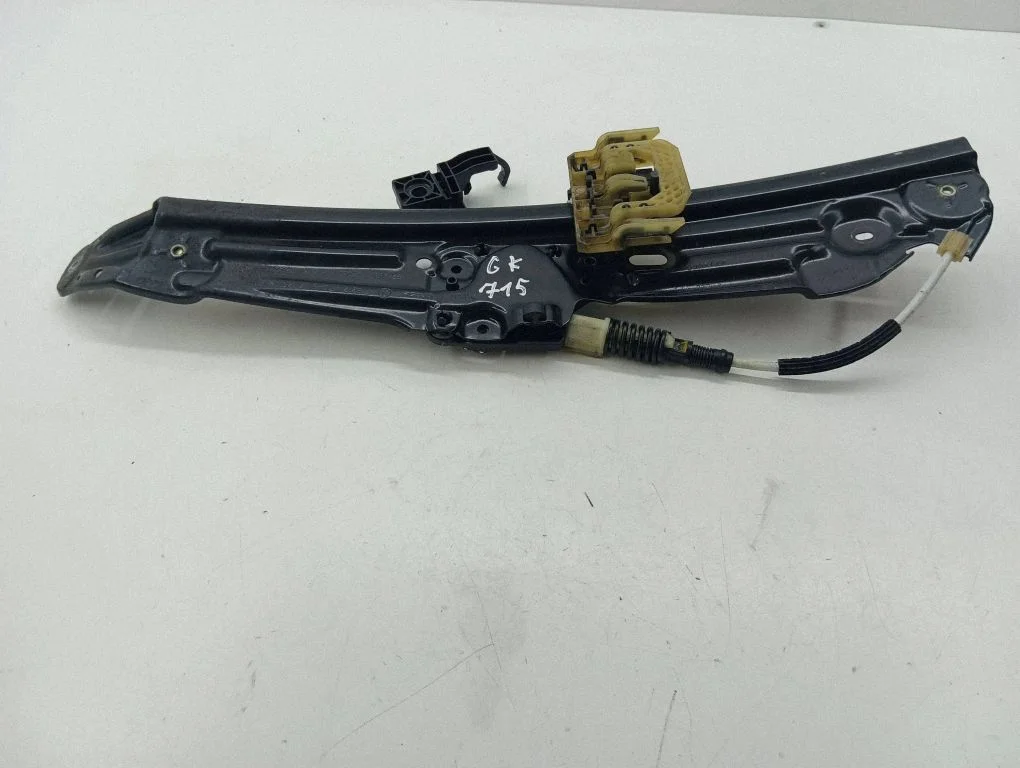 Aizmugurējā el. loga pacēlāja mehānisms bez motoriņa 7208017