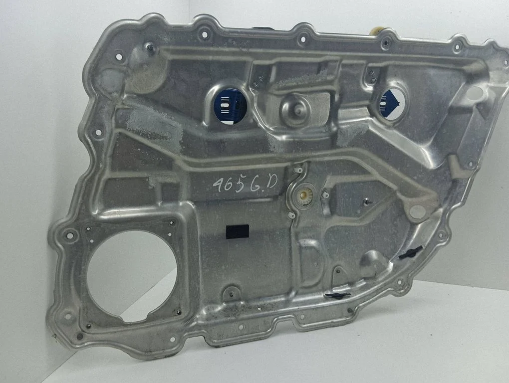 Aizmugurējā el. loga pacēlāja mehānisms bez motoriņa 4E4839850
