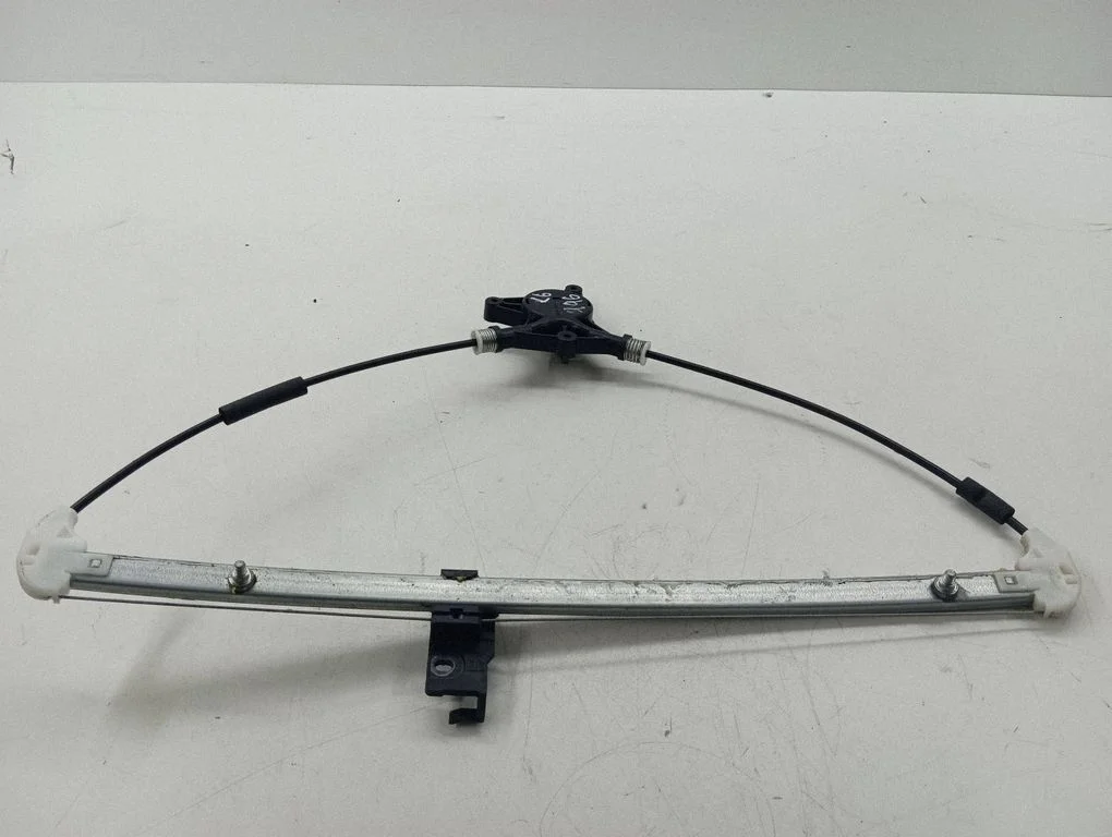 Rear window lifting mechanism without motor – left