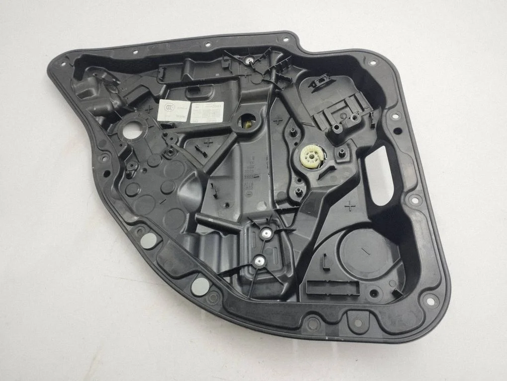 Rear window lifting mechanism without motor A2139060502