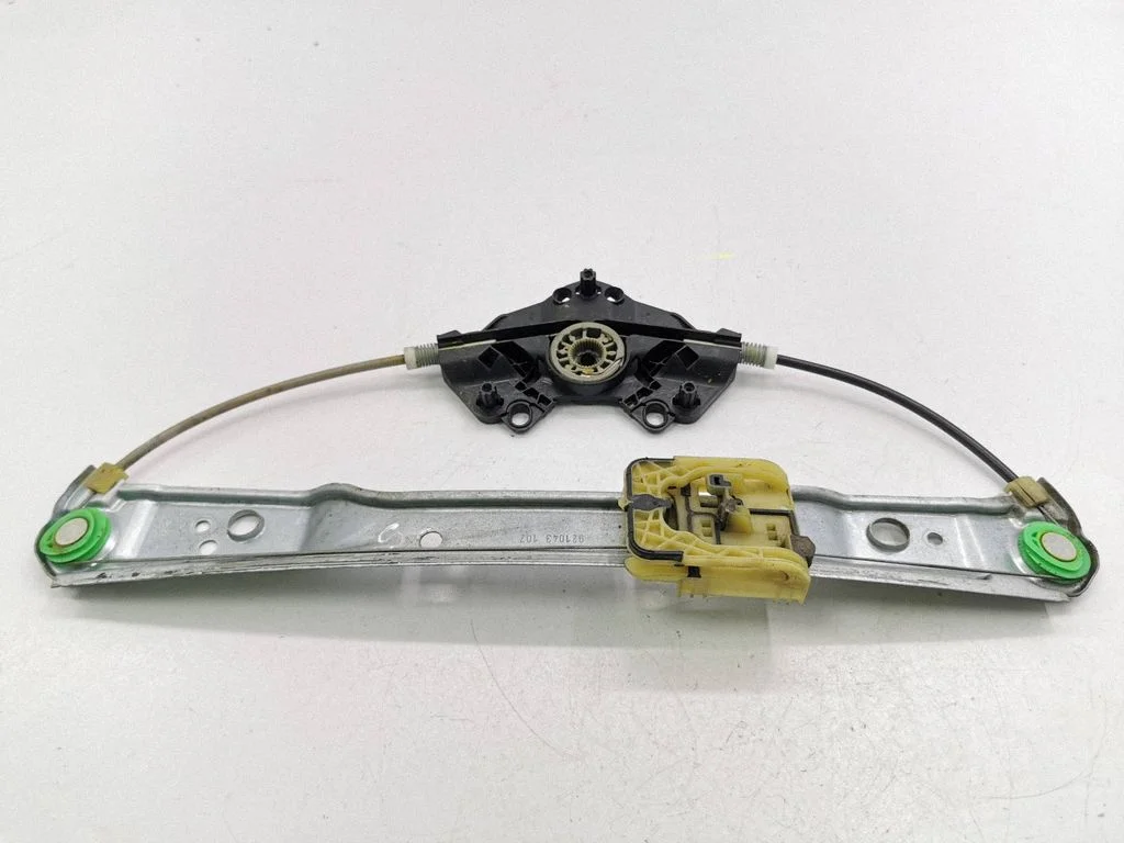 Aizmugurējā el. loga pacēlāja mehānisms bez motoriņa 964290100