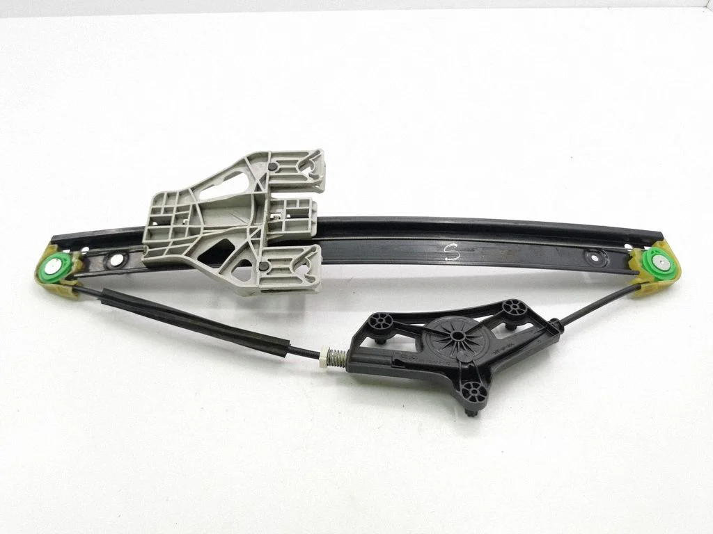Rear window lifting mechanism without motor 4G0839462