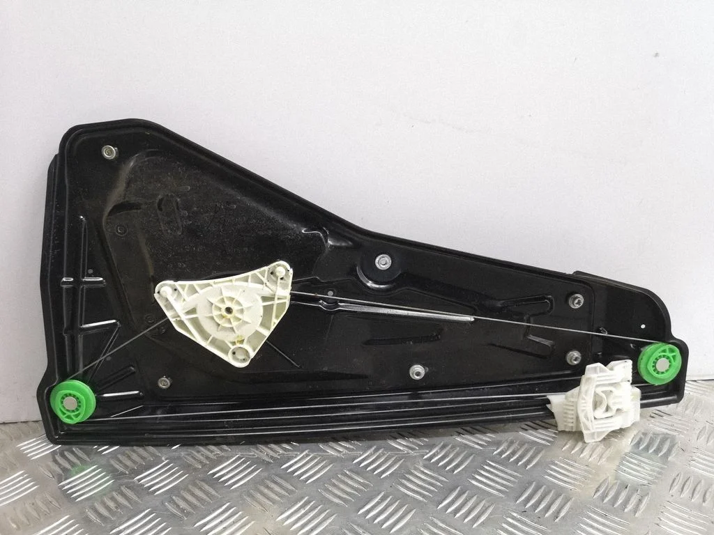 Rear window lifting mechanism without motor 140108