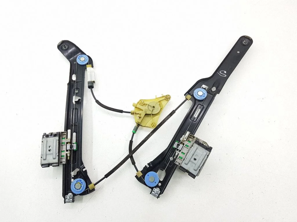 Rear window lifting mechanism without motor 4G8839461