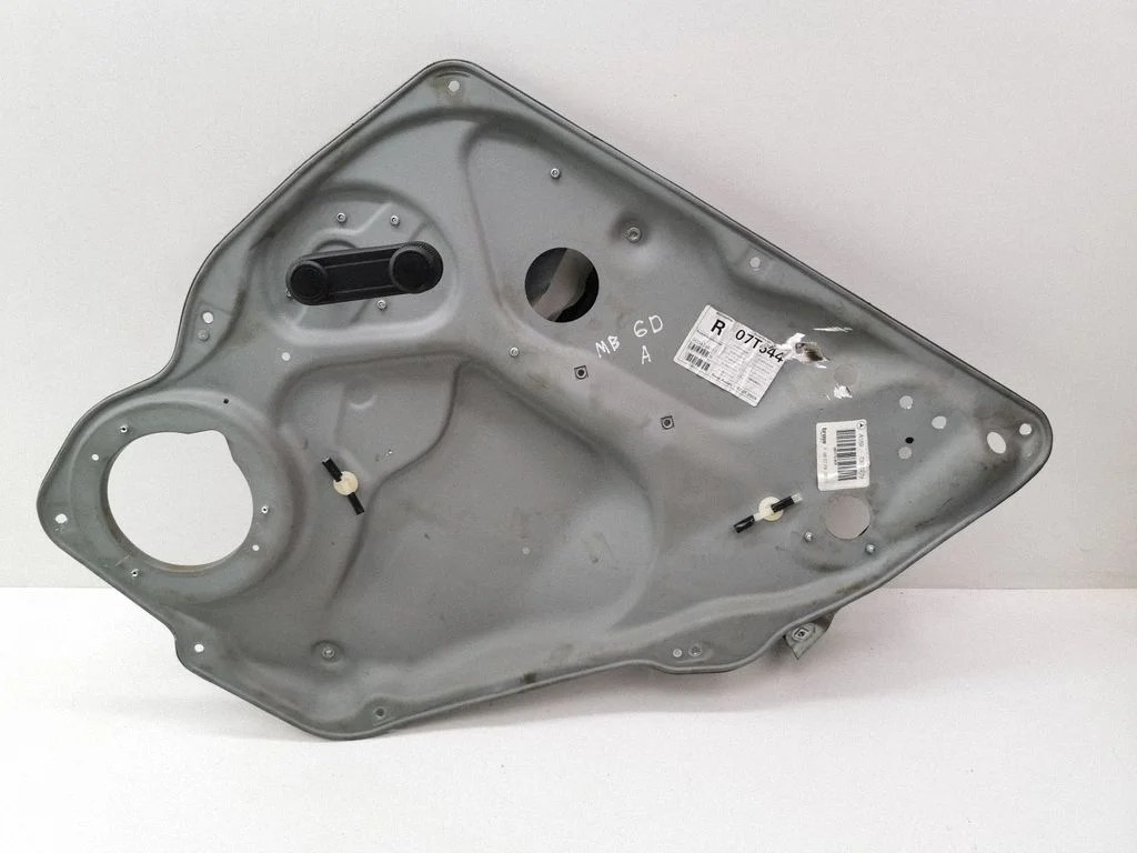 Rear window lifting mechanism without motor A1697300279