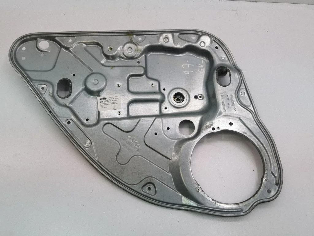 Rear window lifting mechanism without motor 7M51R24995DB