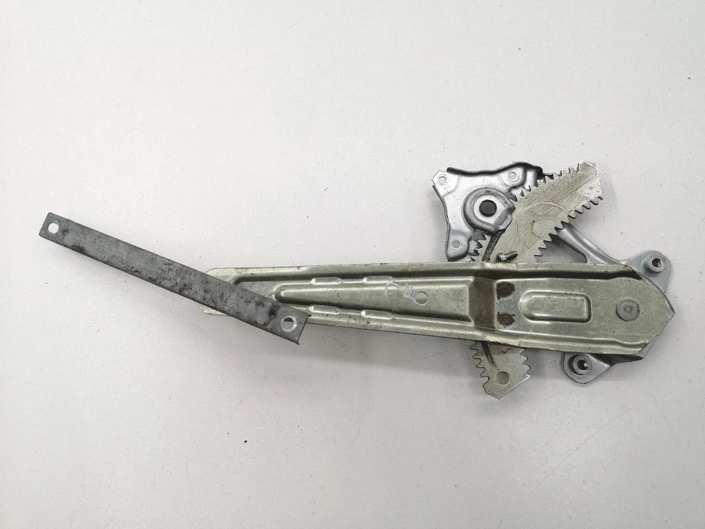 Rear window lifting mechanism without motor – left