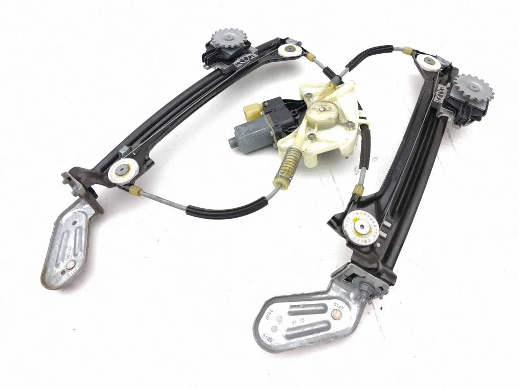 Tagaukse elektriline aknatõstuk mootoriga 670030023