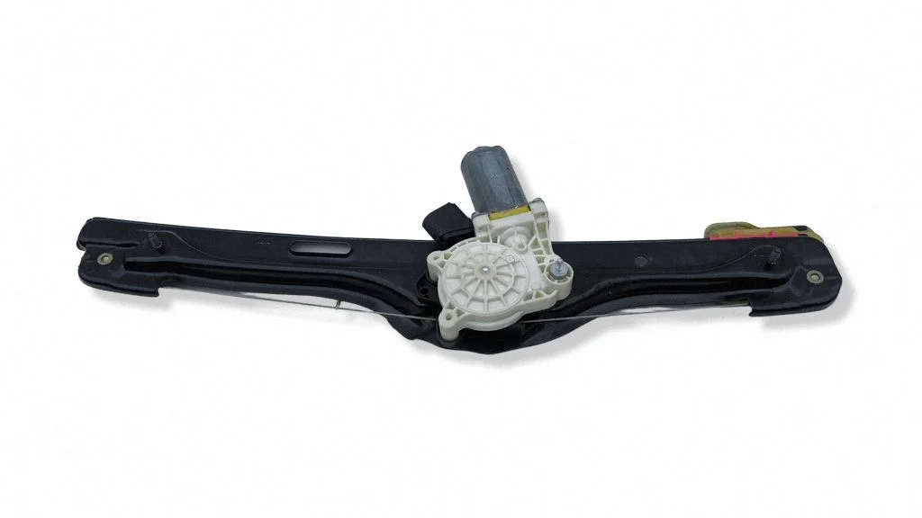 Rear door window regulator with motor 7322748
