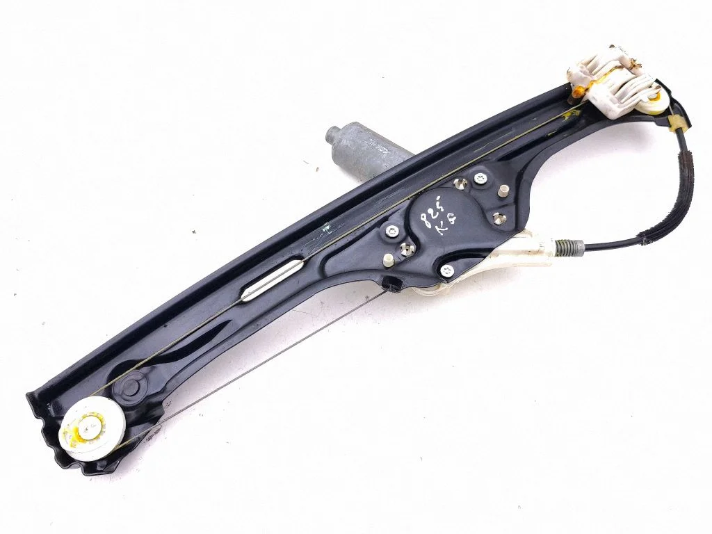 Rear door window regulator with motor 6967261