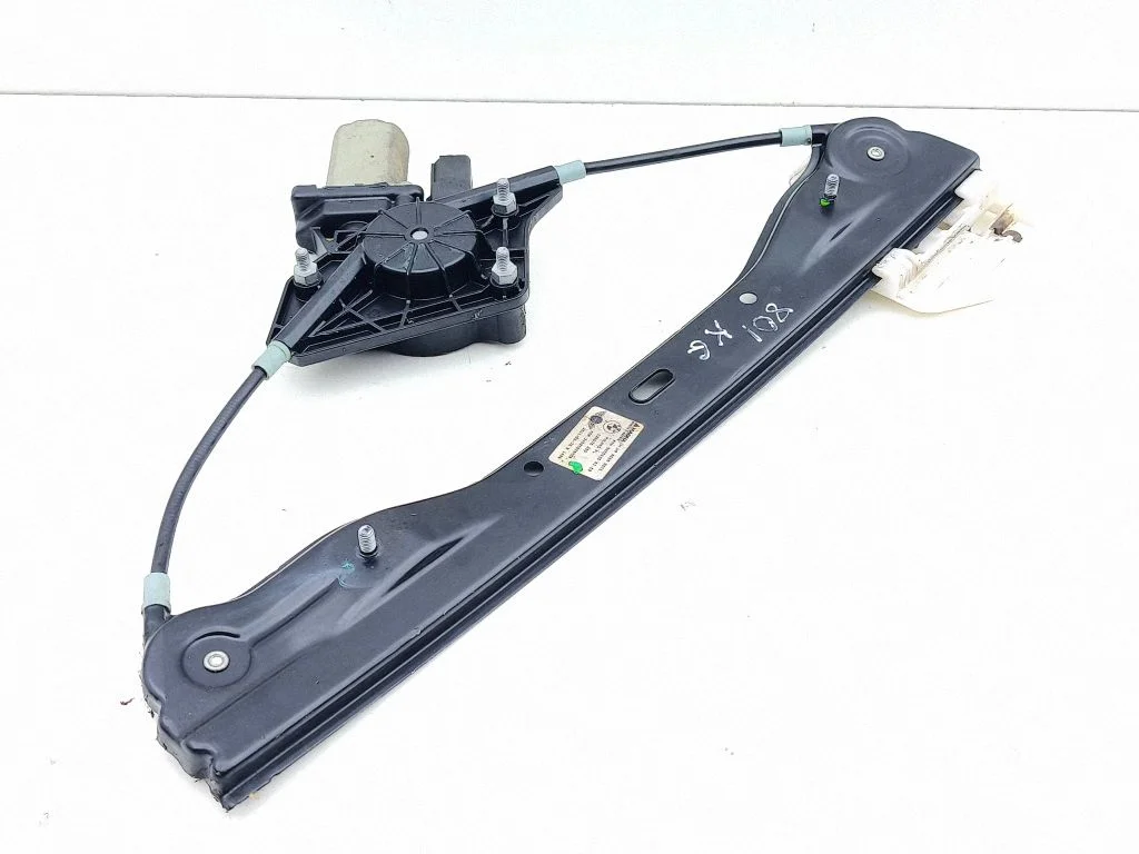 Rear door window regulator with motor 9800635
