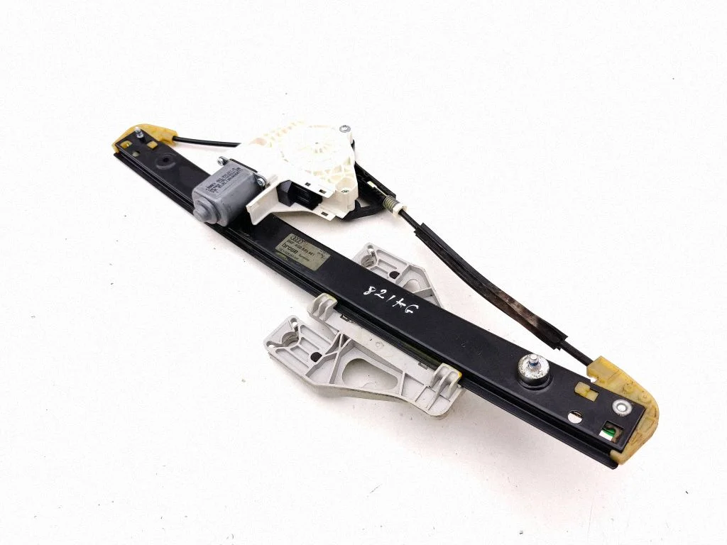 Rear door window regulator with motor 8K0959811A