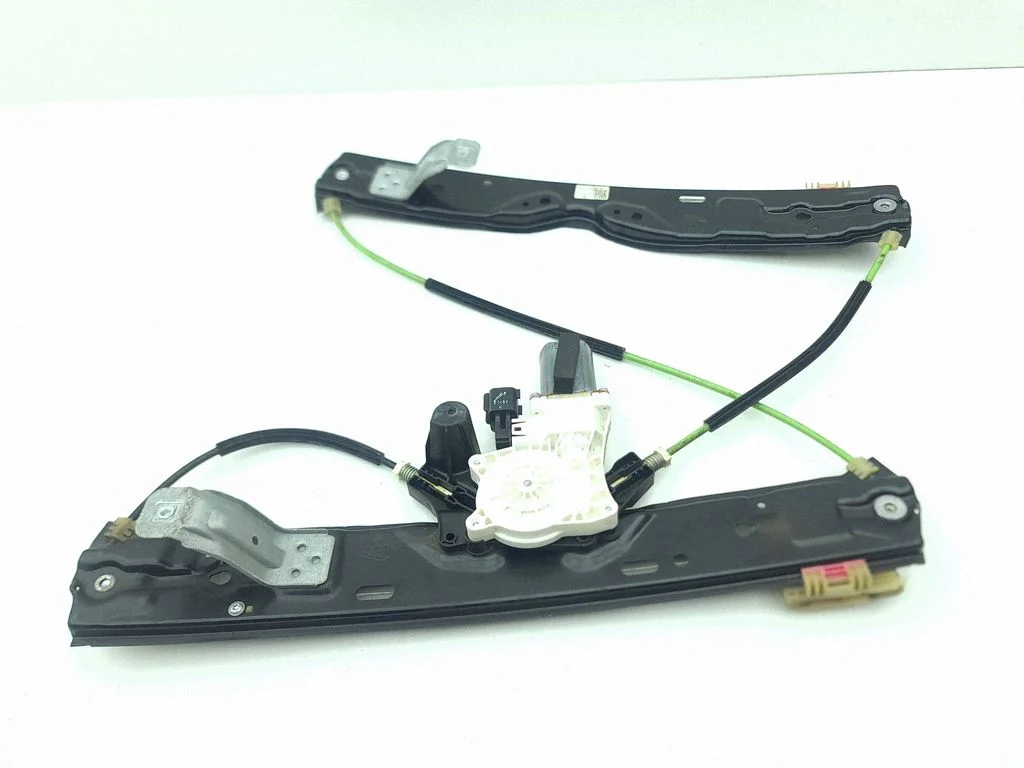 Rear door window regulator with motor C42089104