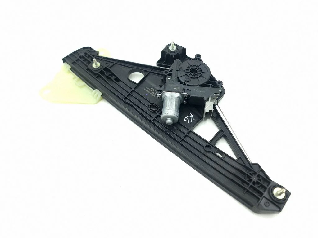 Rear door window regulator with motor 827210436R