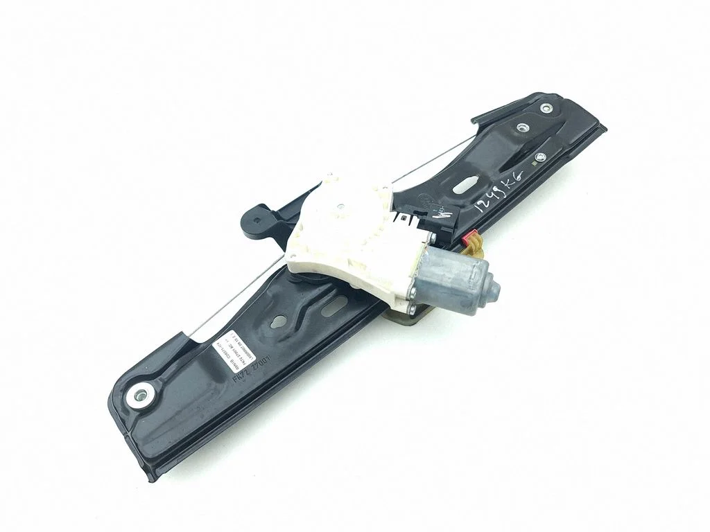 Rear door window regulator with motor C39793101
