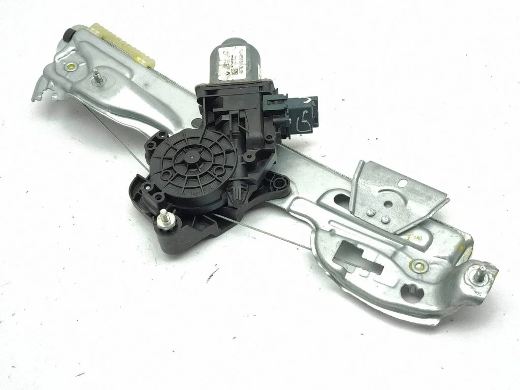 Rear door window regulator with motor 430106F0