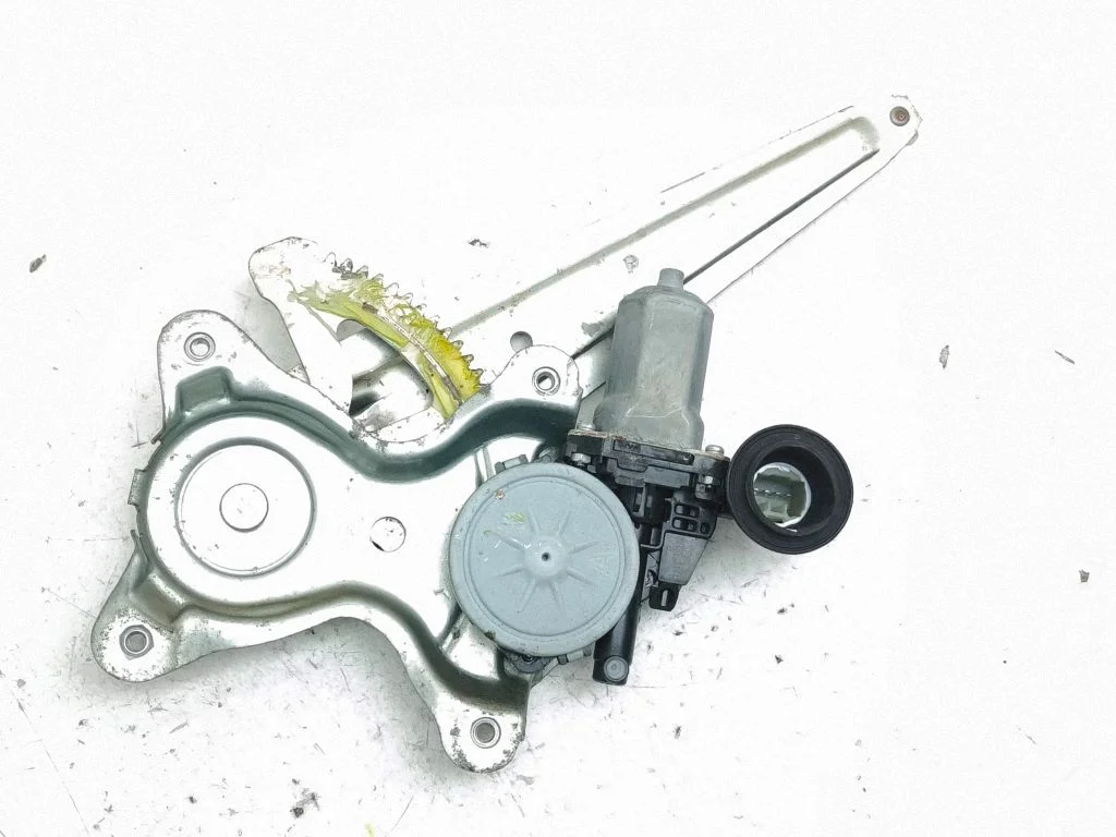 Tagaukse elektriline aknatõstuk mootoriga – Lexus GS 300 350 430 450H (2005-2012)