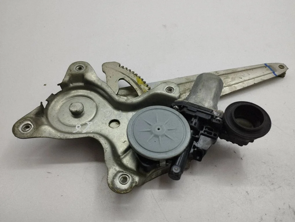 Rear door window regulator with motor 8572058010