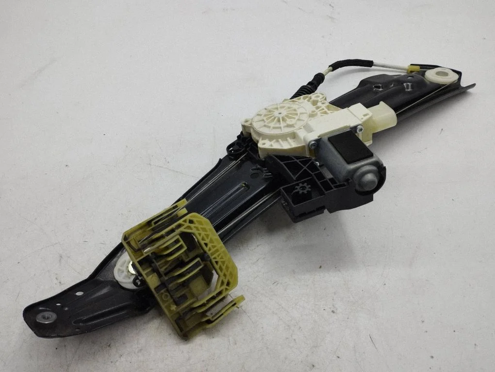 Rear door window regulator with motor 7182121