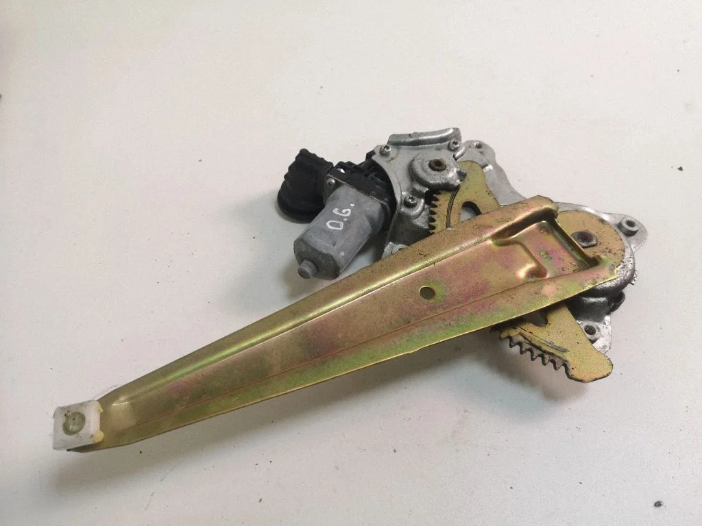 Rear door window regulator with motor – right