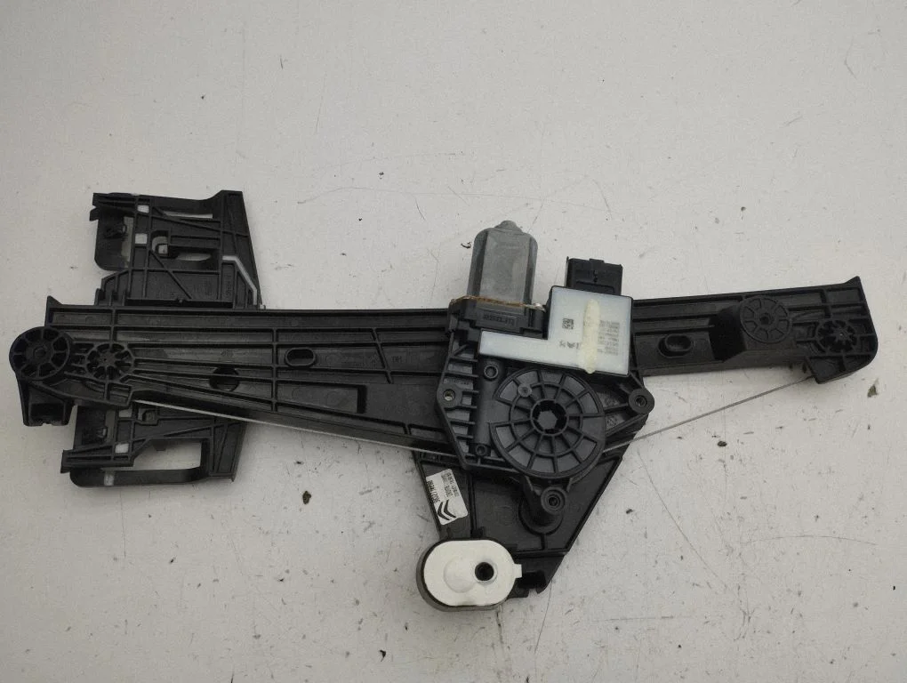 Rear door window regulator with motor 9832714280