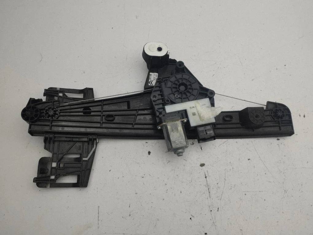 Rear door window regulator with motor 9832713980
