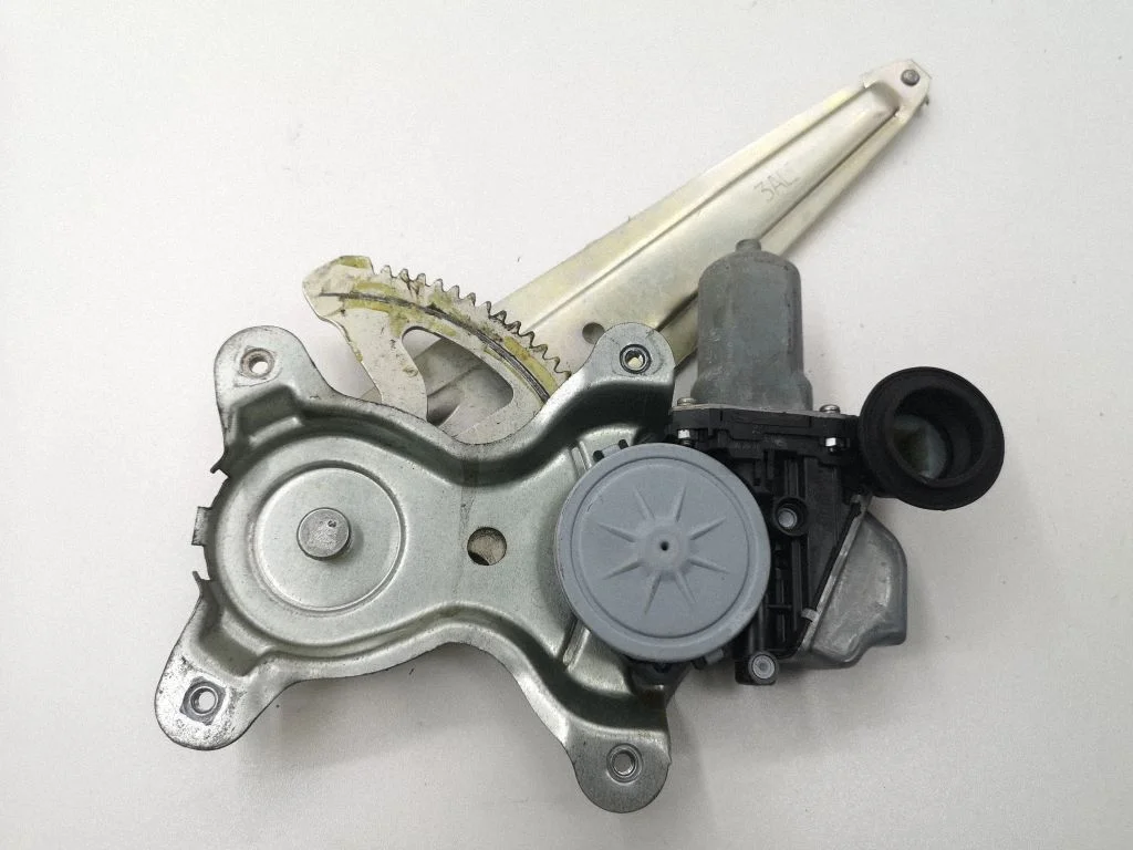 Rear door window regulator with motor