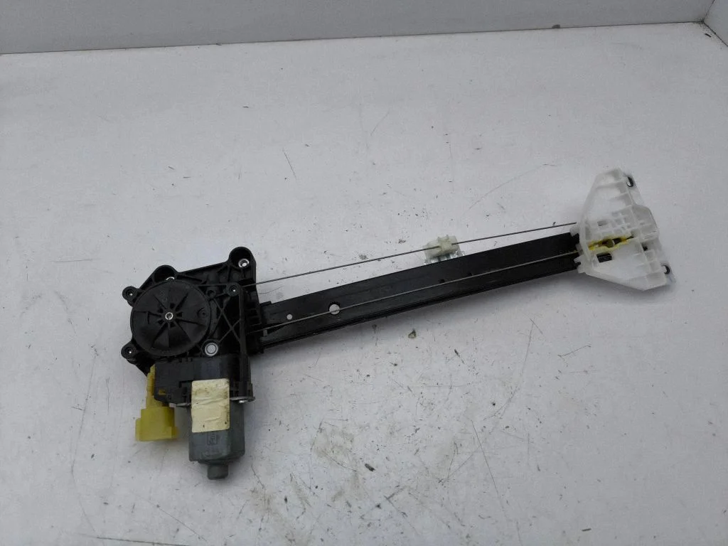 Rear door window regulator with motor 0130822734