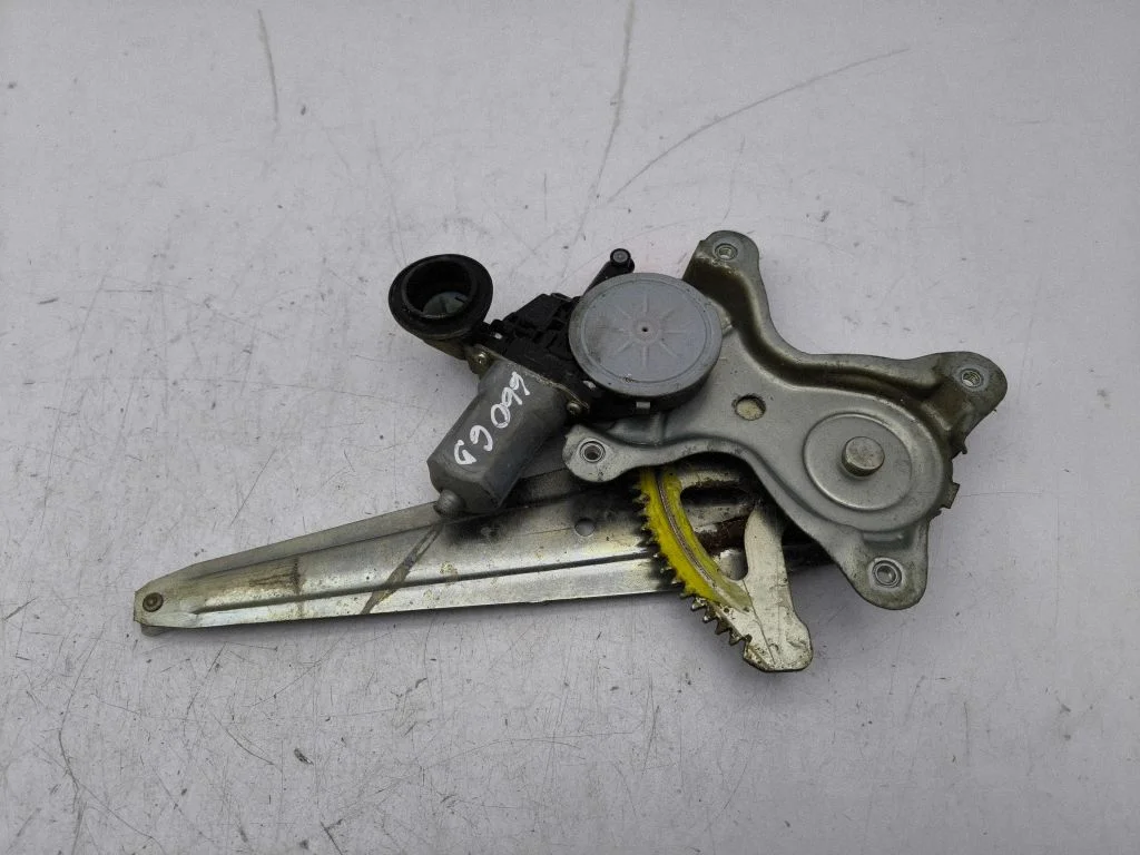 Rear door window regulator with motor 8572058010