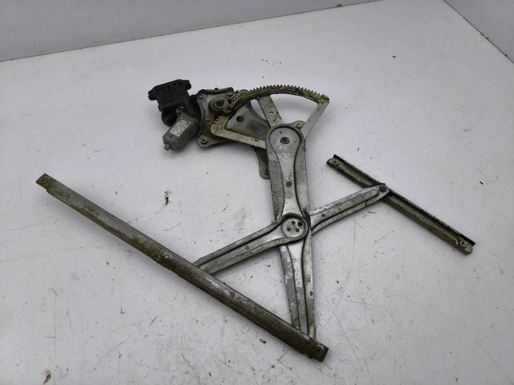 Rear door window regulator with motor 997259101