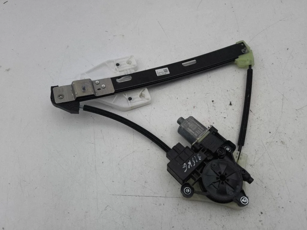 Rear door window regulator with motor 0130822695