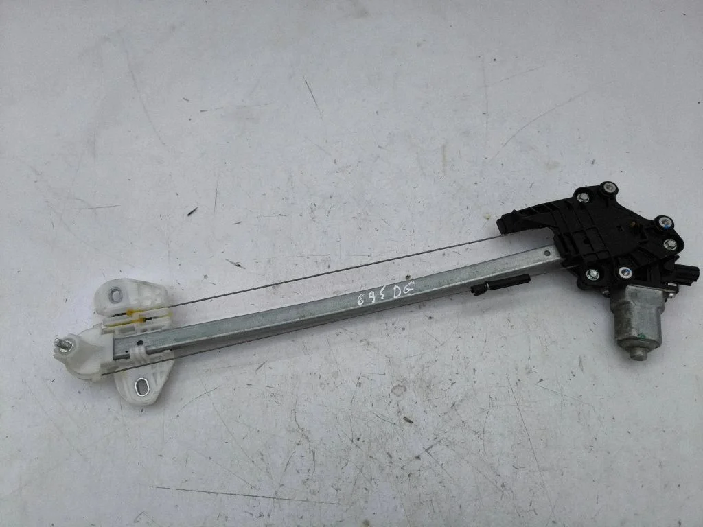 Rear door window regulator with motor – right