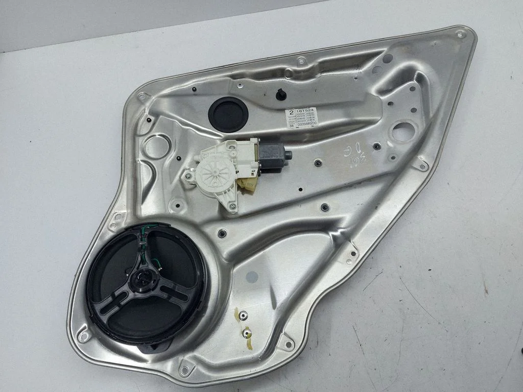 Rear door window regulator with motor 963765100