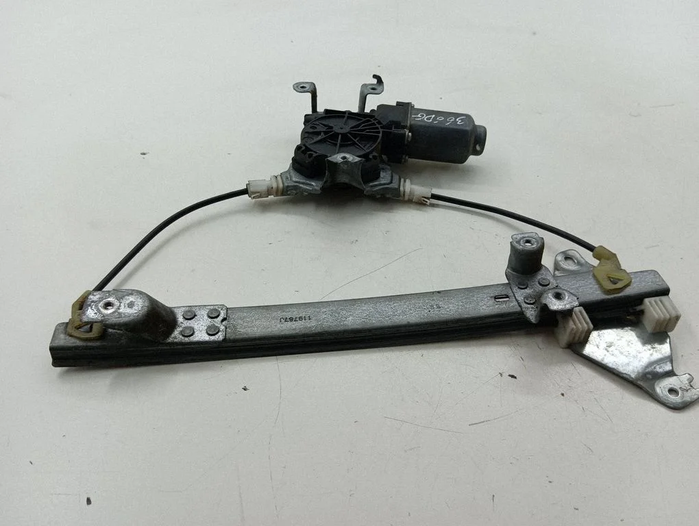 Rear door window regulator with motor 402052A