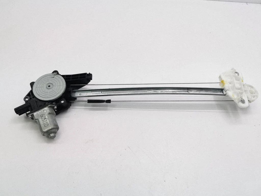 Rear door window regulator with motor CM012350